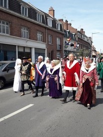 Heringsfest, an der Zugspitze der Bürgermeister von Seclin